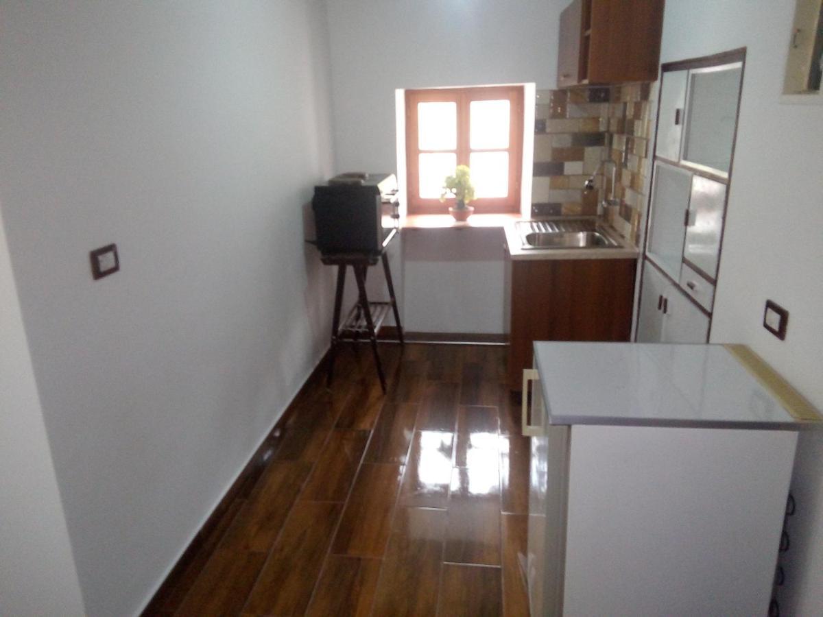 Ruols Guesthouse Gjirokastër Exteriör bild
