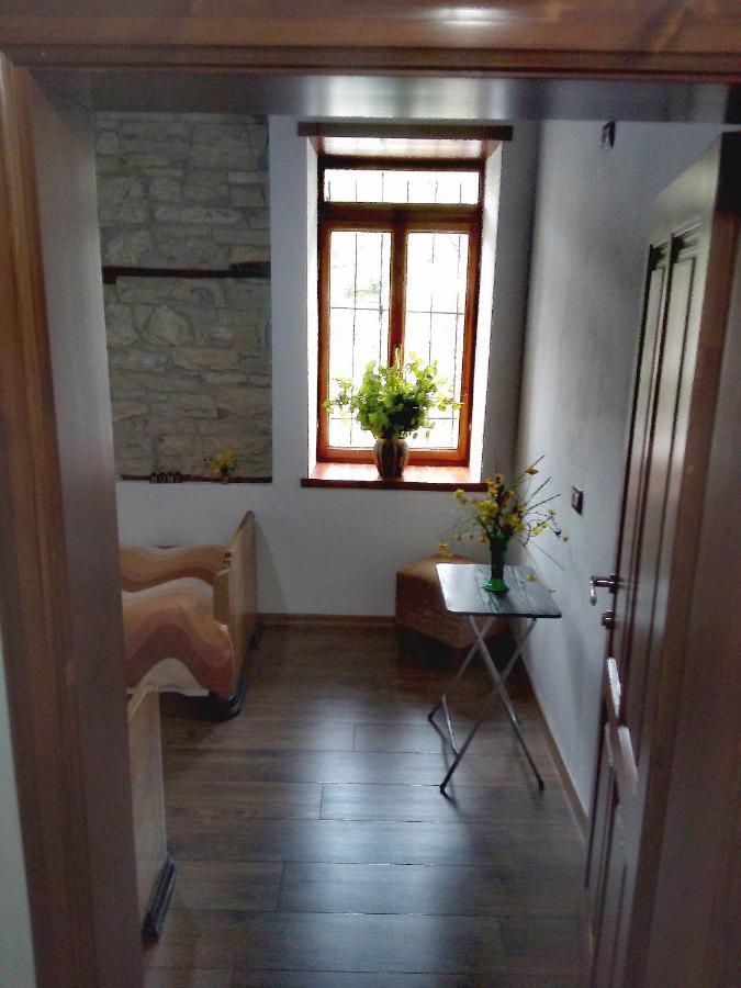 Ruols Guesthouse Gjirokastër Exteriör bild