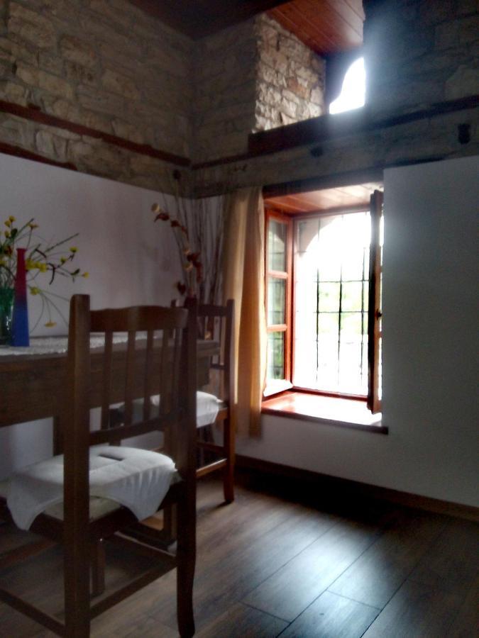 Ruols Guesthouse Gjirokastër Exteriör bild